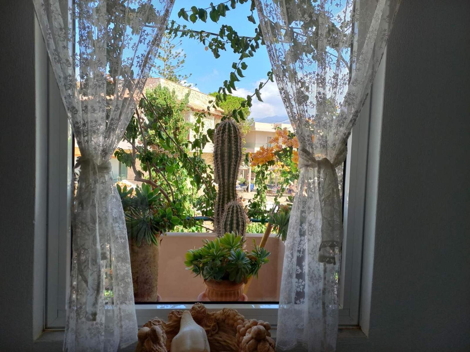 Stalis Lux Beach Apartment Bagian luar foto